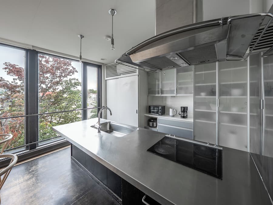 Fridge, microwave, stovetop, electric kettle