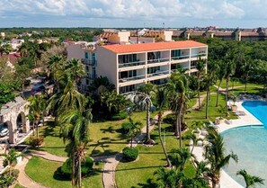 Terrace/patio - High-End Waterfront Condo Secrets Waters (Puerto Aventuras)
