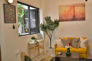 Smart-TV, bøker og PC-skjermer