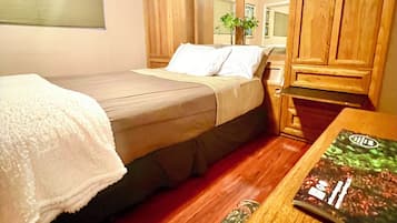 2 多间卧室、办公桌、熨斗/熨衣板、旅行婴儿床