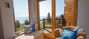 Lovely Lake Superior Waterfront Townhome, Tofte, North Shore of MN.