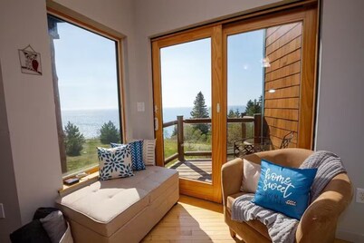 Lovely Lake Superior Waterfront Townhome, Tofte, North Shore of MN.