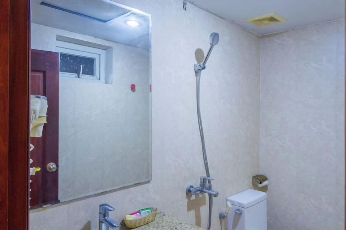Bathroom | Hair dryer, towels
