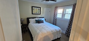 3 chambres, bureau, fer et planche à repasser, accès au Wi-Fi (inclus)