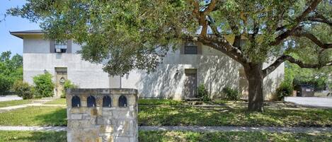 Fachada de la propiedad