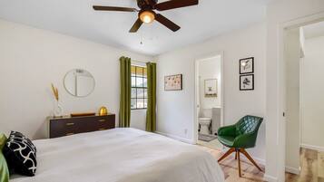 Superior House, 2 Bedrooms, Non Smoking | 2 bilik tidur, langsir/tirai gelap terus, seterika/papan seterika