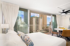 Studio, 1 Queen Bed with Sofa Bed, Partial Ocean View (0183)