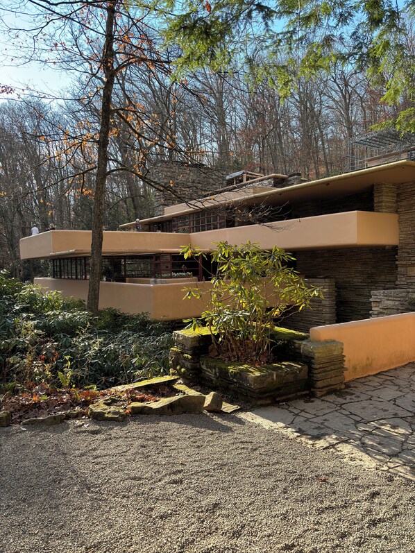 Property grounds - 3bd & 2bath cottage-sleeps 6 Secure bike storage available upon request! (Williamsport)