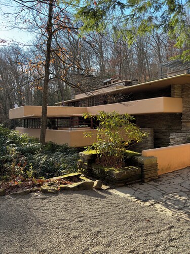 Winter getaway near skiing, 3bd & 2bath sleeps 6. First floor master with bath!