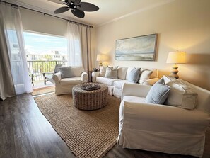 Smart TV, printers - Cleanest condo on the coast! Private beach access is just steps away! (Miramar Beach)