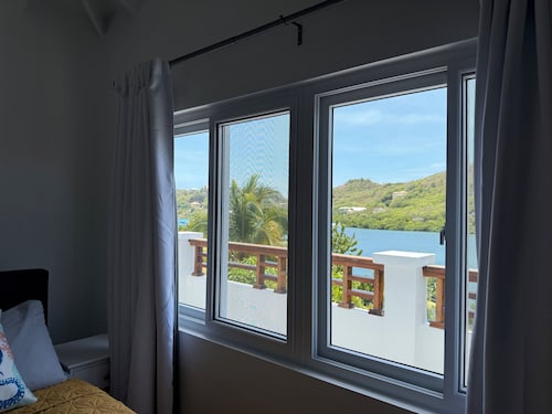 Harbor Haven Luxury Retreat I- VEHICLE INCLUDED