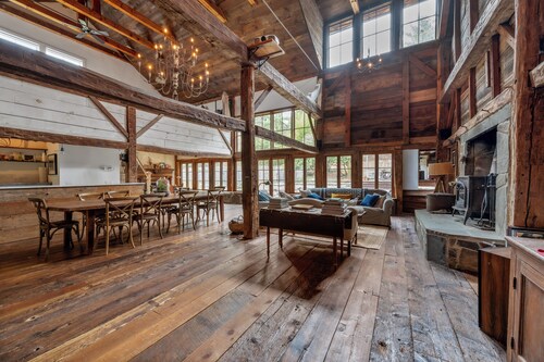 Renovated Grand Woodstock Barn