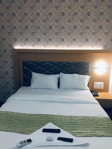 Glitz Hotels AR Residency