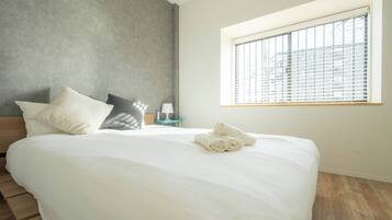 Superior Villa | 3 bedrooms, desk, laptop workspace, blackout drapes