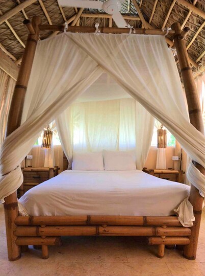 A-301 Cozy cabin in paradise and on the beach/pool