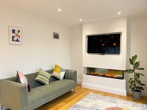 TV, fireplace, stereo