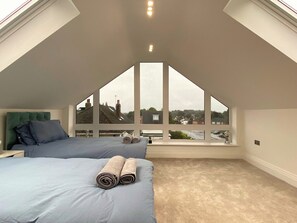 4 bedrooms, WiFi, bed sheets