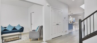 Luxury 5BR London Escape: Perfect for Families & Groups!