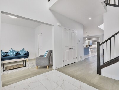Luxury 5BR London Escape: Perfect for Families & Groups!