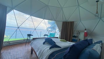 Dome Tent | In-room safe, desk, free WiFi, bed sheets