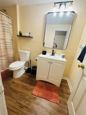 ヘアドライヤー、タオル、石鹸、シャンプー