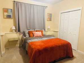 2 Schlafzimmer, BĂŒgeleisen/BĂŒgelbrett, WLAN, BettwĂ€sche