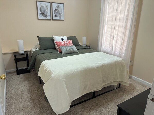 2 bedrooms, iron/ironing board, WiFi, bed sheets