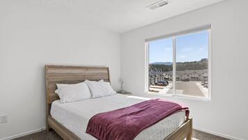 4 chambres, fer et planche à repasser, Wi-Fi gratuit, draps fournis