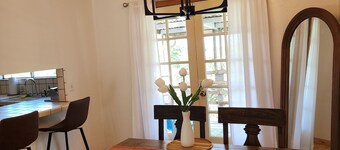  Hot tub, Near Autzen Stadium,  deck and view