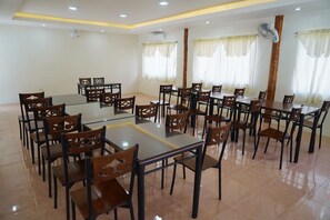 Reception hall - Hidden Valley Organic Farm Resort (Pinamungajan)