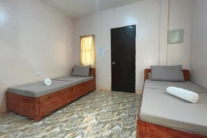 Twin Room | Desk, bed sheets - Hidden Valley Organic Farm Resort (Pinamungajan)