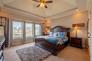 5 bedrooms, desk, free WiFi