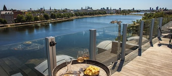 Central Penthouse With Private Rooftop Terrace