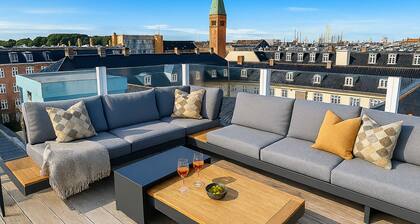 Central Penthouse With Private Rooftop Terrace