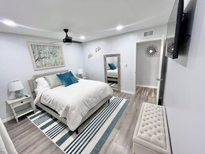 3 室のベッドルーム、デスク、アイロン / アイロン台、WiFi (無料)