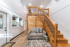 Interior - Pine Cone Cottage - Pine Cone Cottage (Hamptonville)