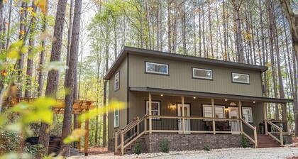 Pine Cone Cottage Sleeps 6