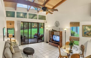 TV - FREE NIGHT! Please Inquire. 2B/2B+Loft w/2 beds. Spacious. Fully AC. (Kahuku)