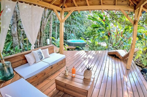 The White Palm - Tropical Cottage