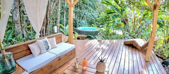 The White Palm - Tropical Cottage