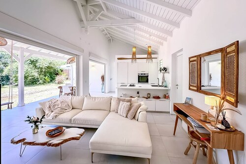 The White Palm - Tropical Villa