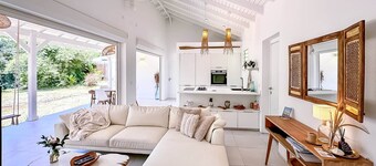 The White Palm - Tropical Villa