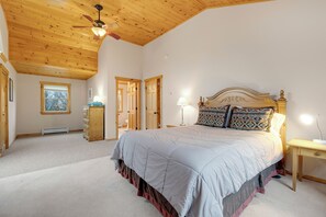 4 bedrooms, desk, free WiFi, bed sheets