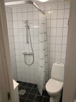 Handtücher, Seife, Toilettenpapier