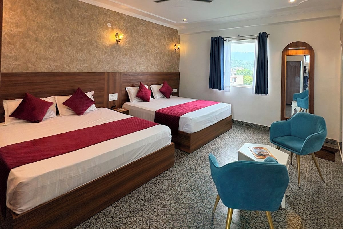 Family Suite | Egyptian cotton sheets, premium bedding, memory foam beds, WiFi (free)