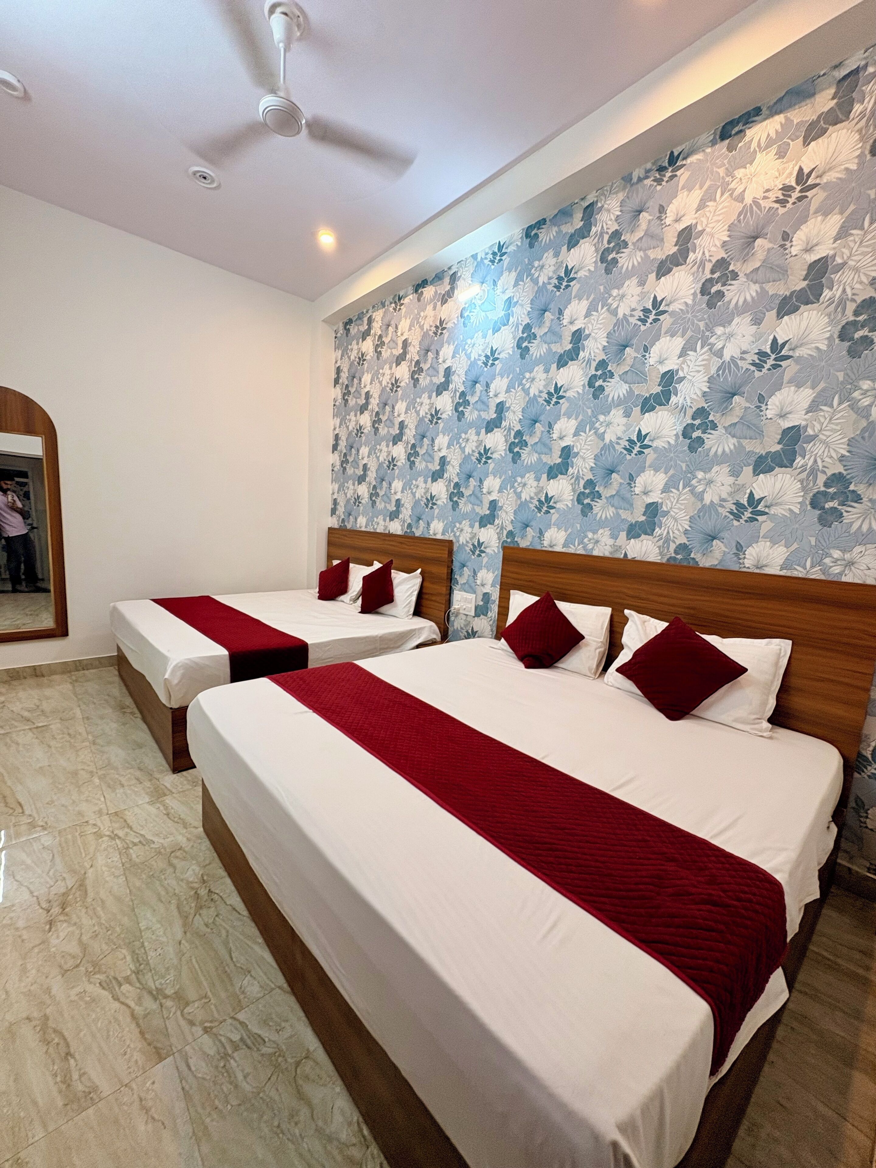 Basic négyágyas szoba | Egyiptomi pamut ágynemű, prémium ágynemű és memóriahabos ágy