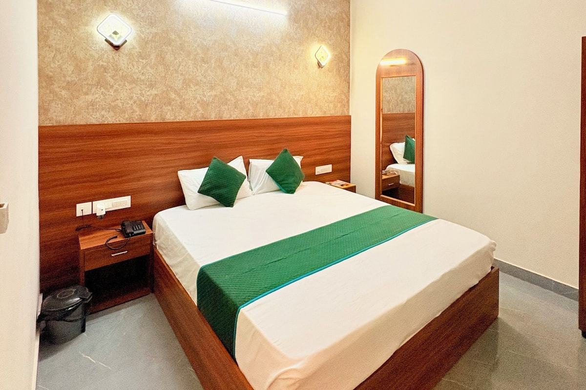 Basic Double Room | Egyptian cotton sheets, premium bedding, memory foam beds, WiFi (free)