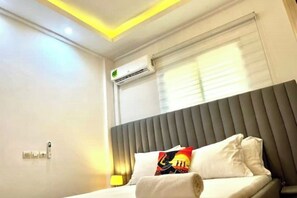 1 bedroom, WiFi, bed sheets - African Home Savane studio  (Douala)