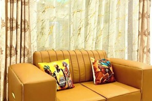 Interior - African Home Savane studio  (Douala)