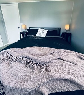 1 chambre, fer et planche Ă repasser, Wi-Fi, draps fournis